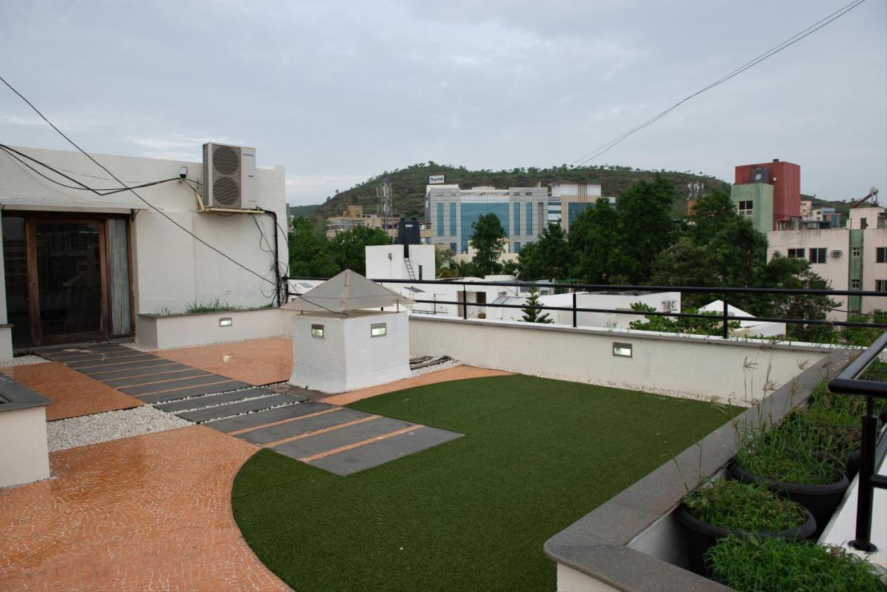 Monarch Montvert Pune Exterior foto