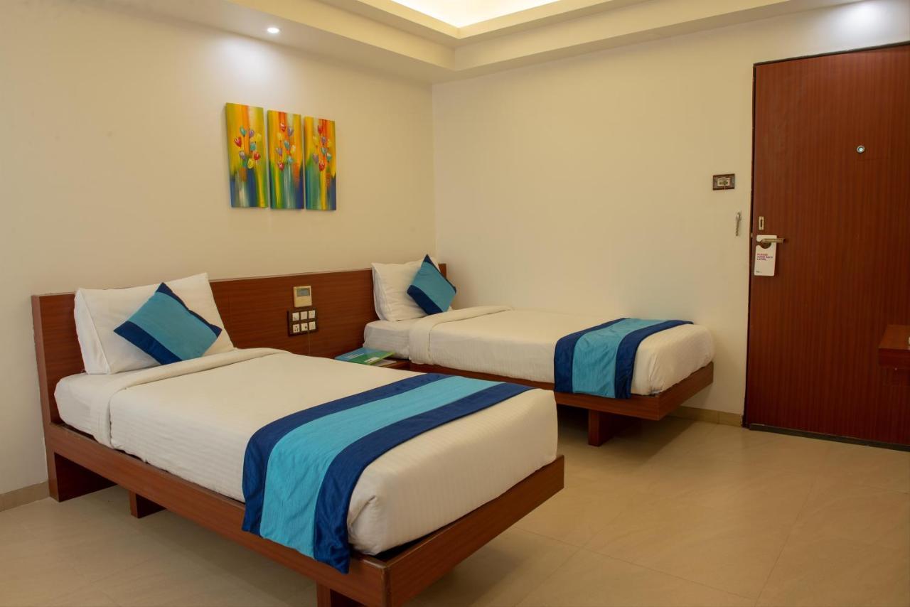 Monarch Montvert Pune Exterior foto