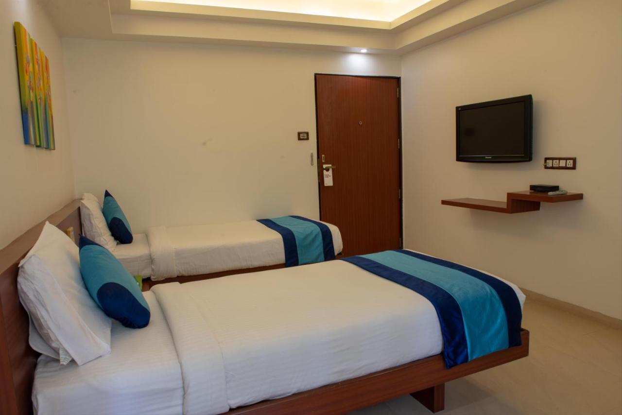 Monarch Montvert Pune Exterior foto