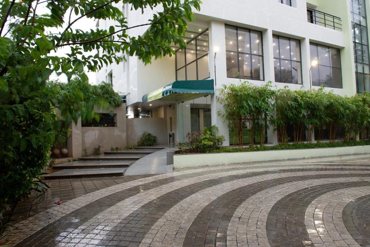 Monarch Montvert Pune Exterior foto