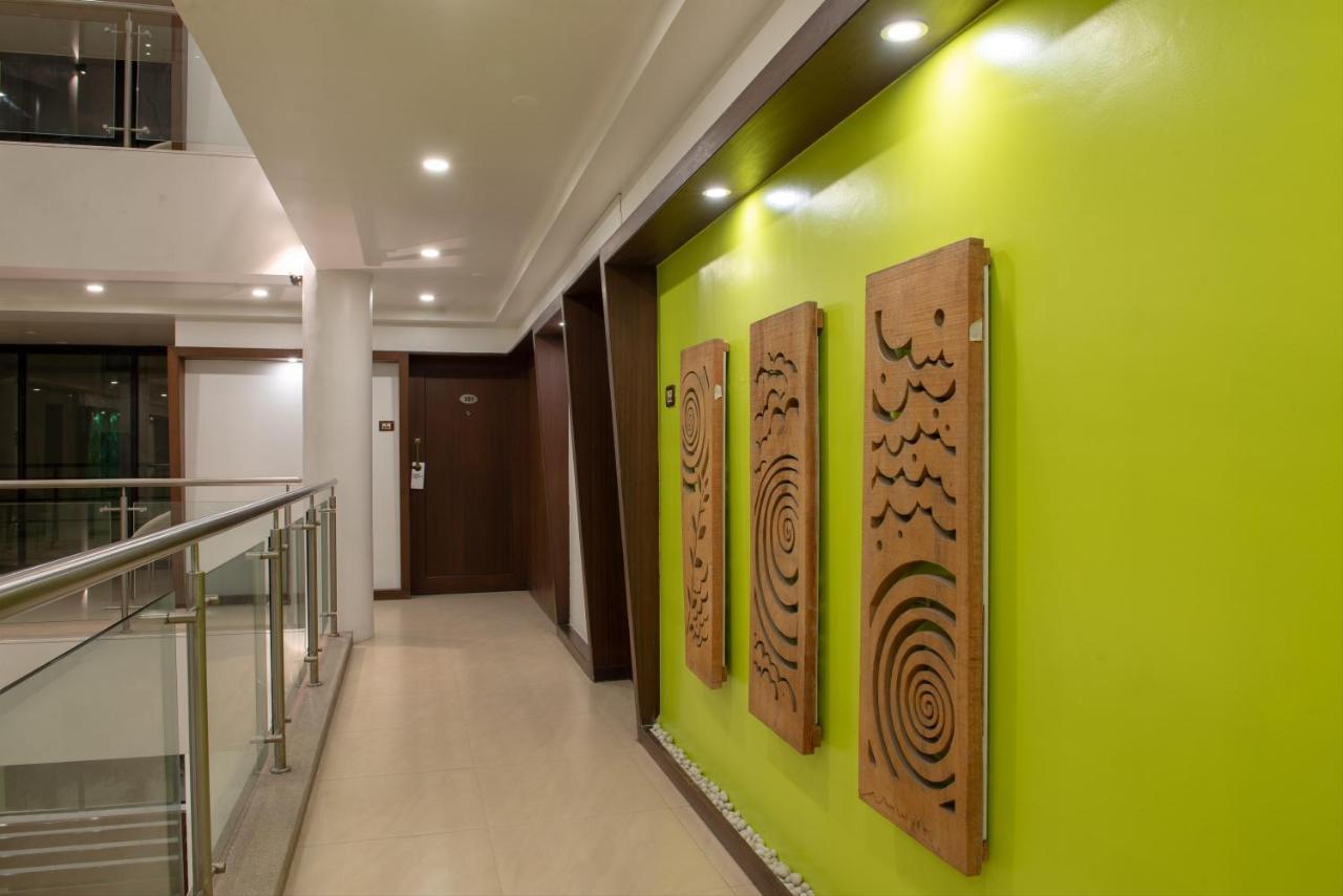 Monarch Montvert Pune Exterior foto
