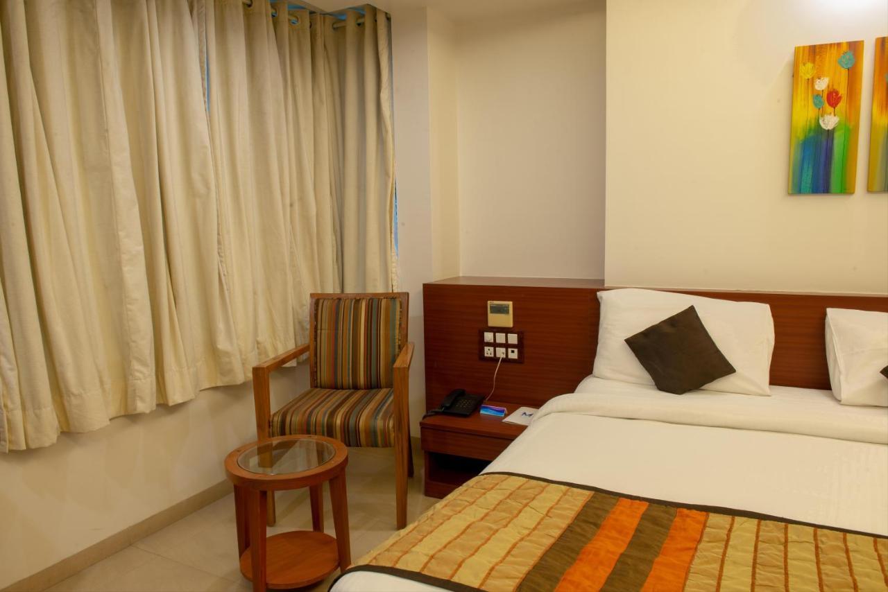 Monarch Montvert Pune Exterior foto