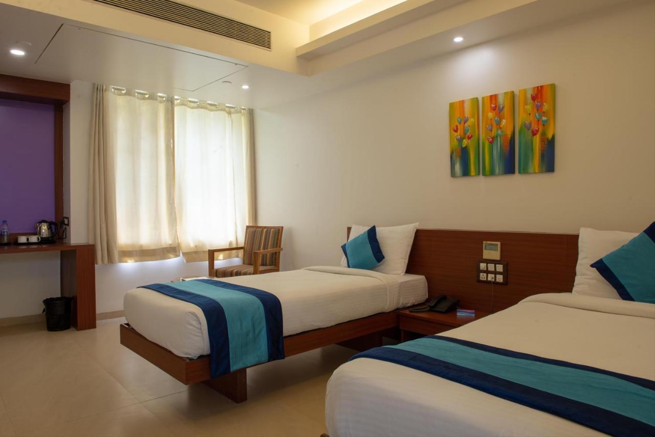 Monarch Montvert Pune Exterior foto